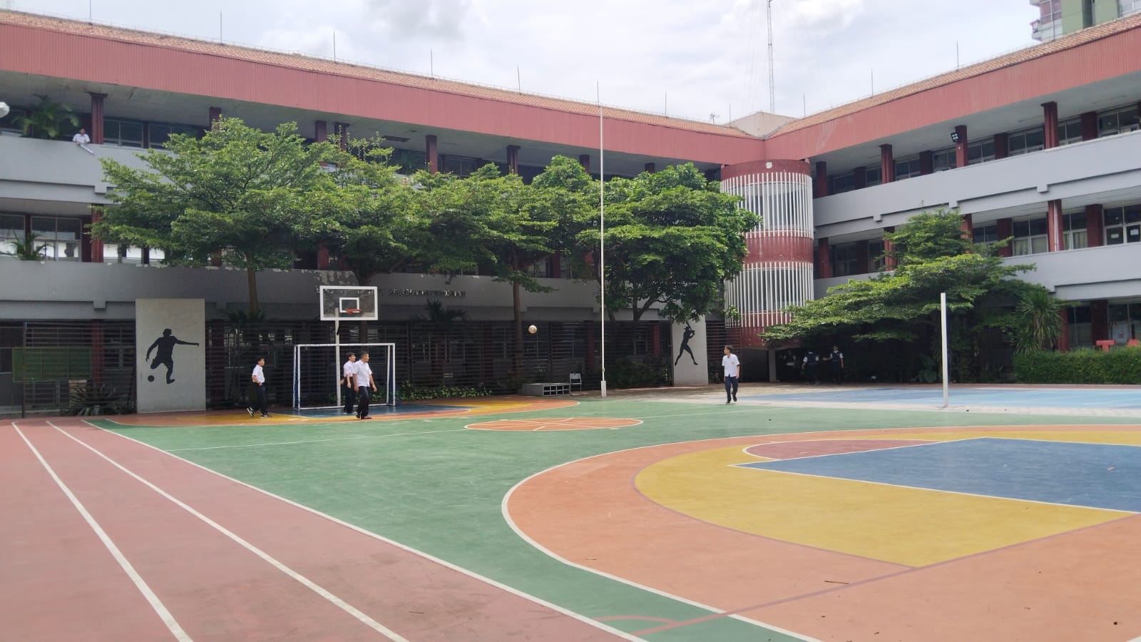 foto gedung utama sekolah SMP BPI 1 Kota Bandung