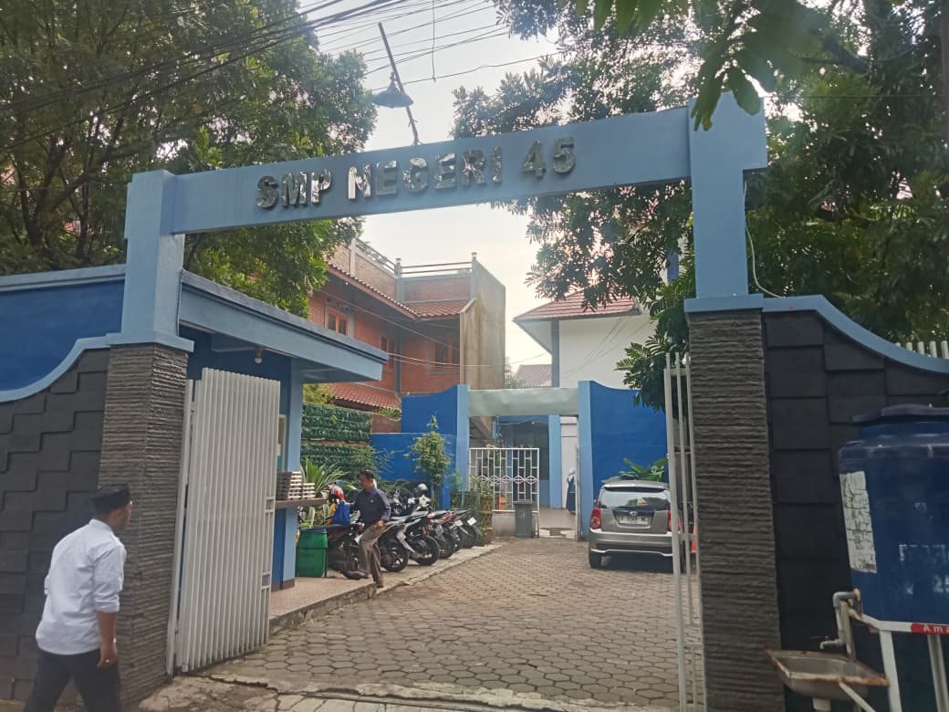 Gerbang Sekolah Utama