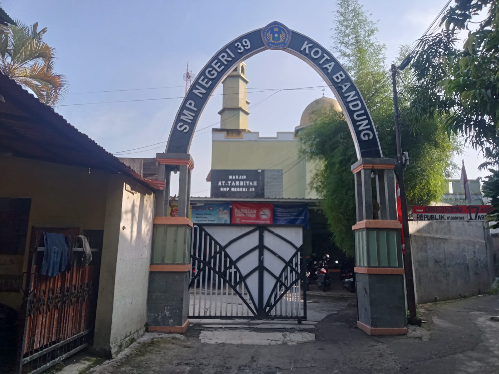 Gerbang SMPN 39 Bandung