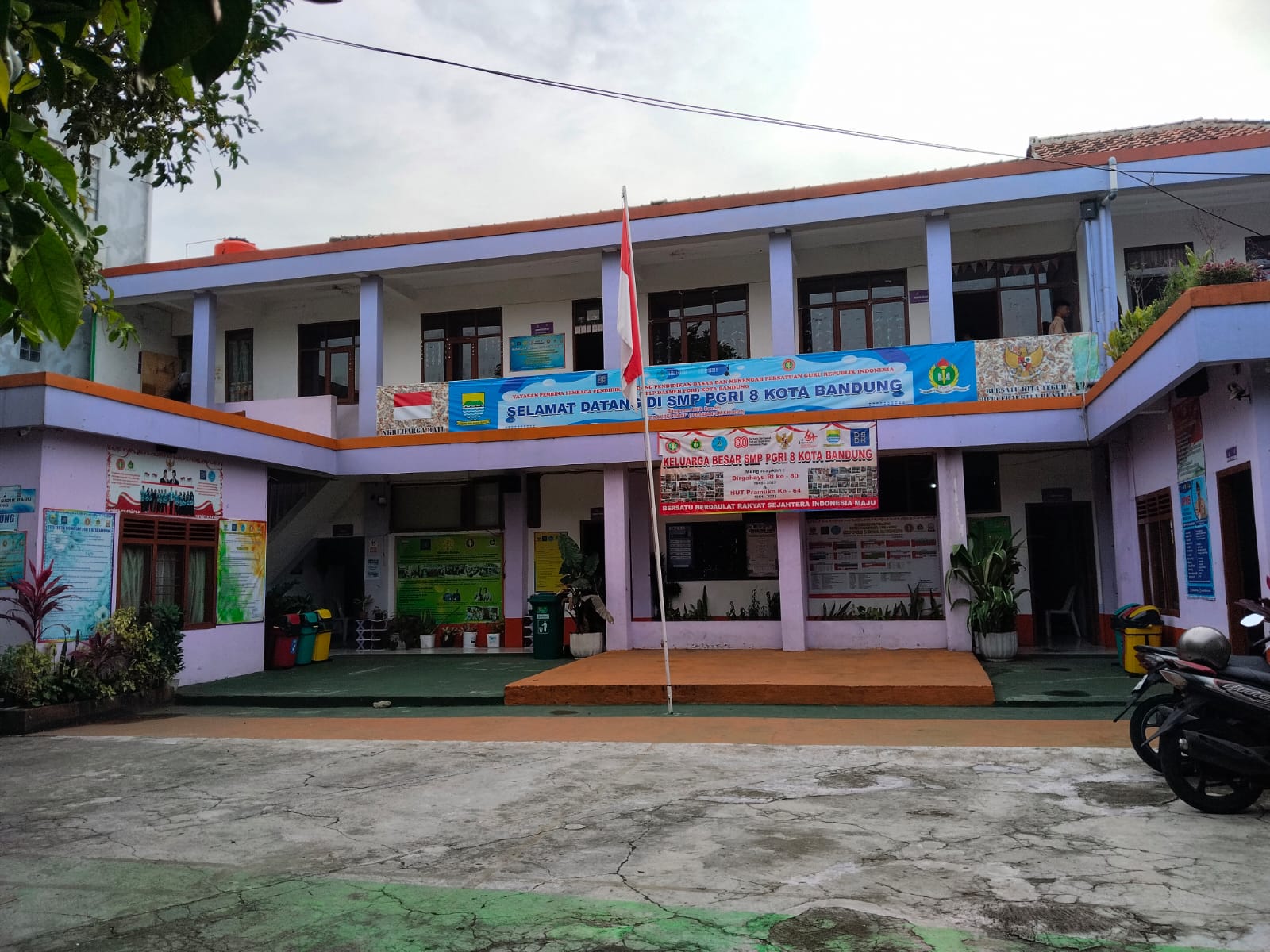 GEDUNG UTAMA SEKOLAH