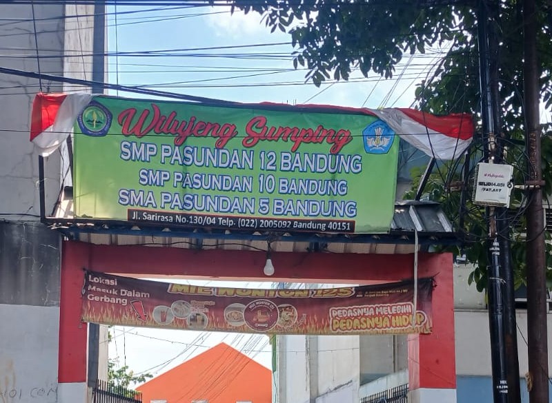 Plang Sekolah SMP Pasundan 12 Bandung