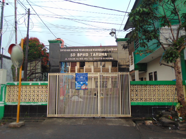 GERBANG SEKOLAH