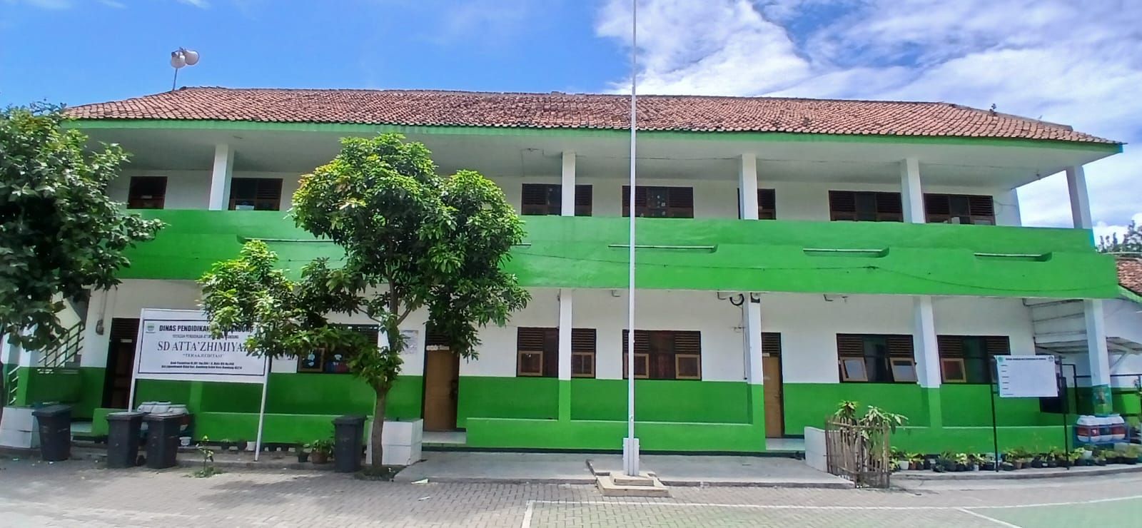 GEDUNG UTAMA SEKOLAH