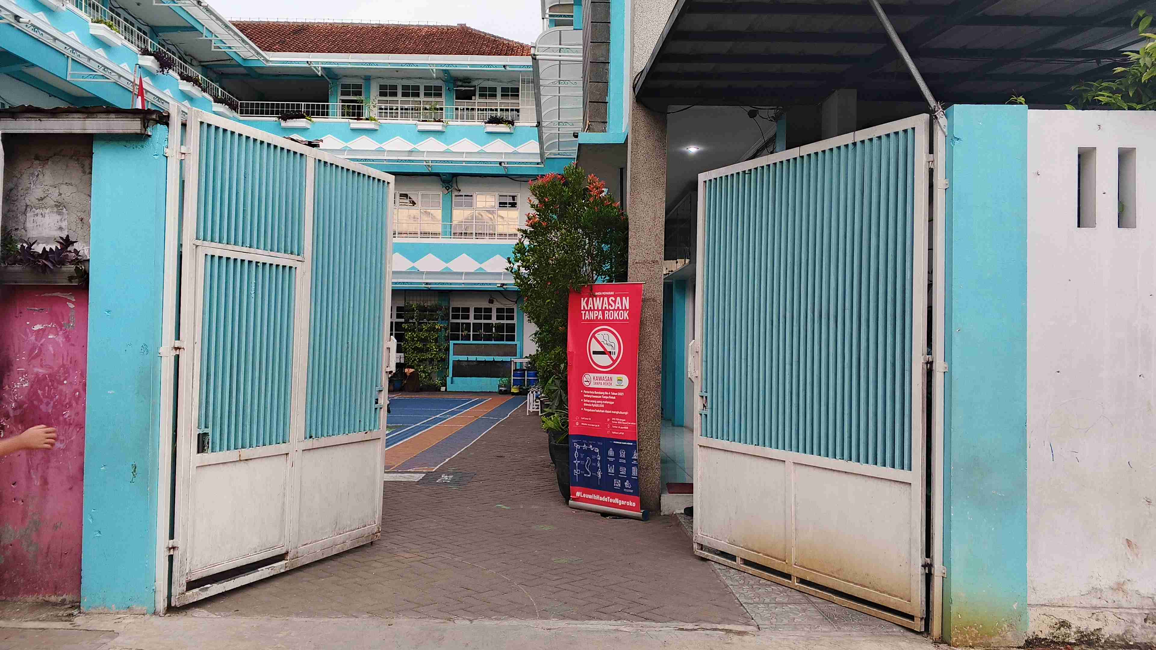 Gerbang Utama SD Asy-Syifa 1