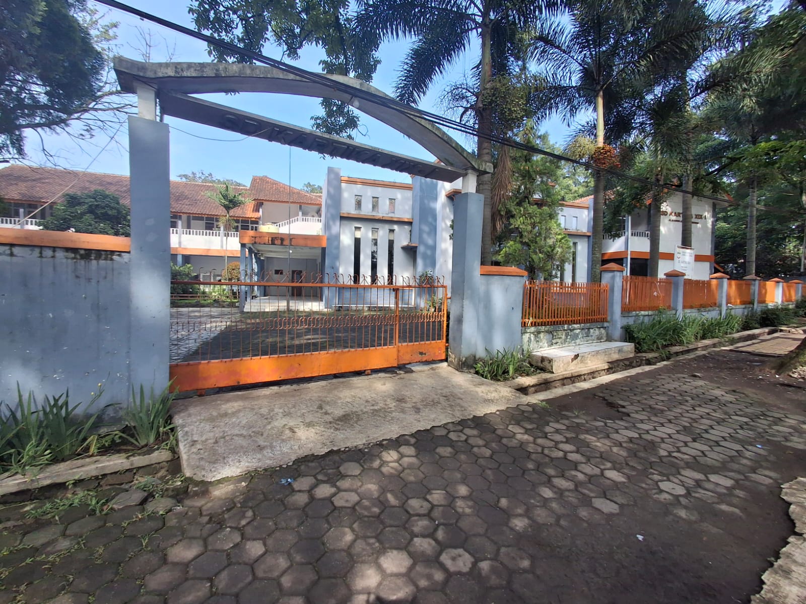 Gerbang Utama Sekolah