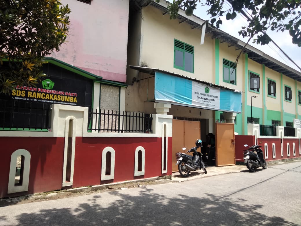 GEDUNG UTAMA SEKOLAH SD RANCAKASUMBA