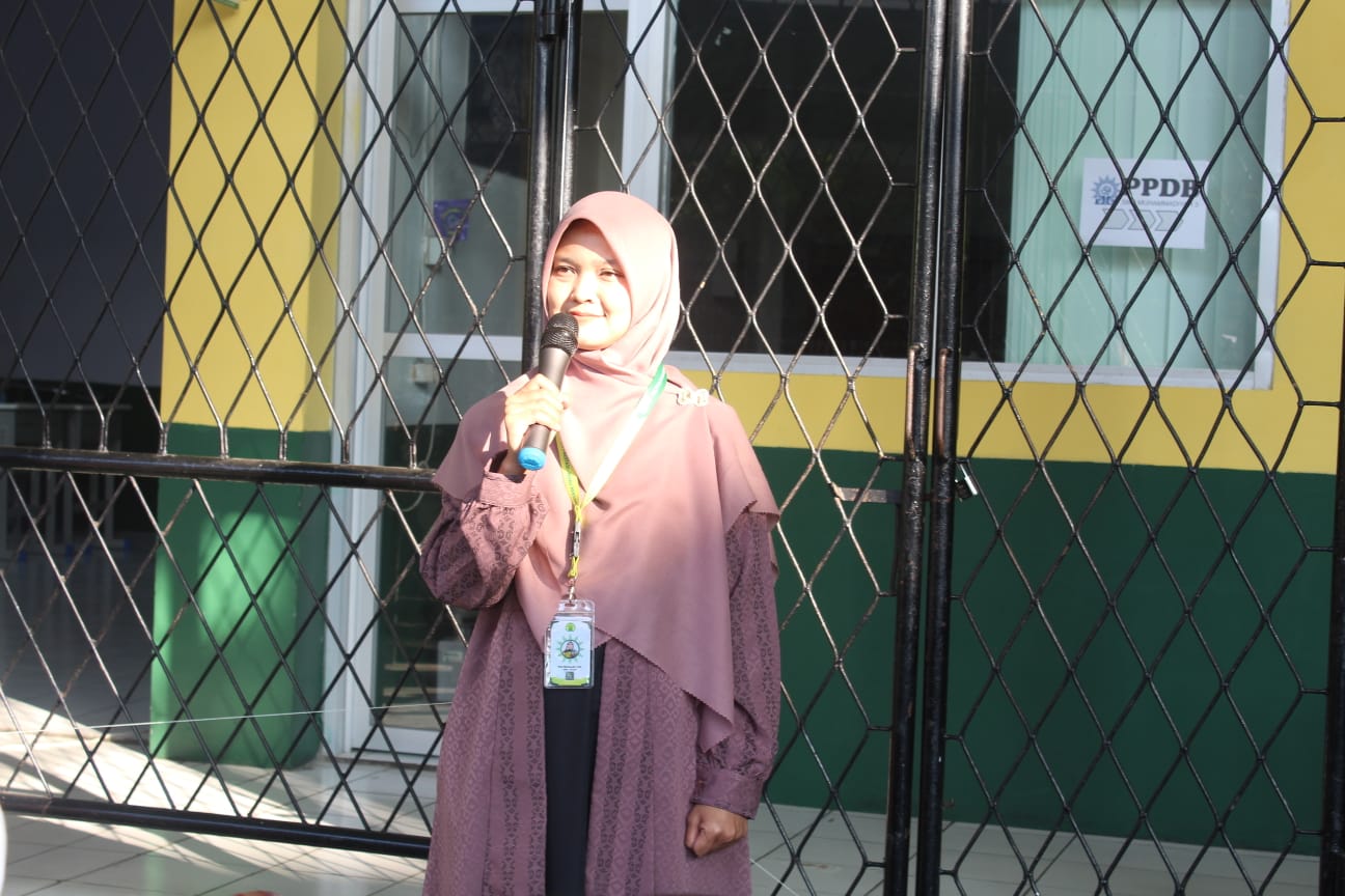 A. Foto Sambutan Ibu Kepala Sekolah Kegiatan MPLS Tahun Ajaran 2023-2024