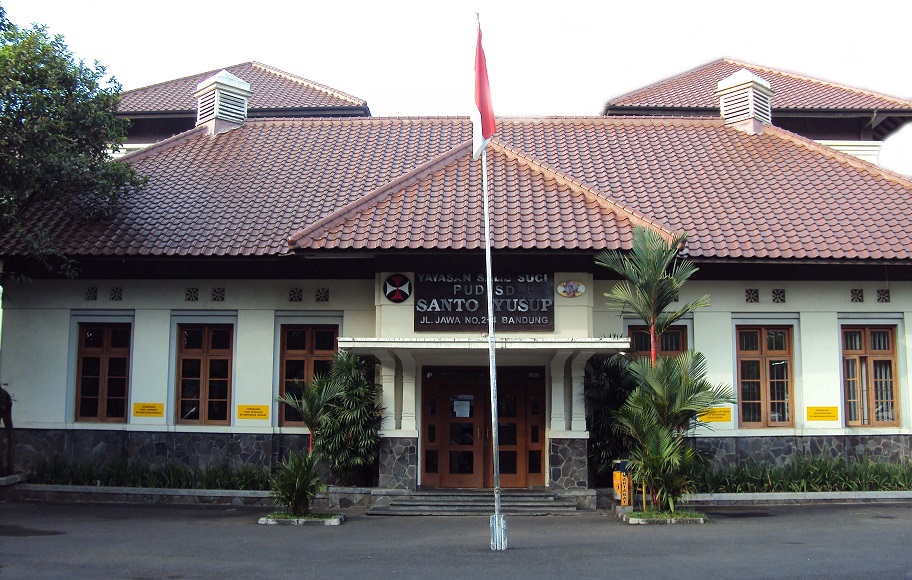 Halaman depan sekolah SD Santo Yusup