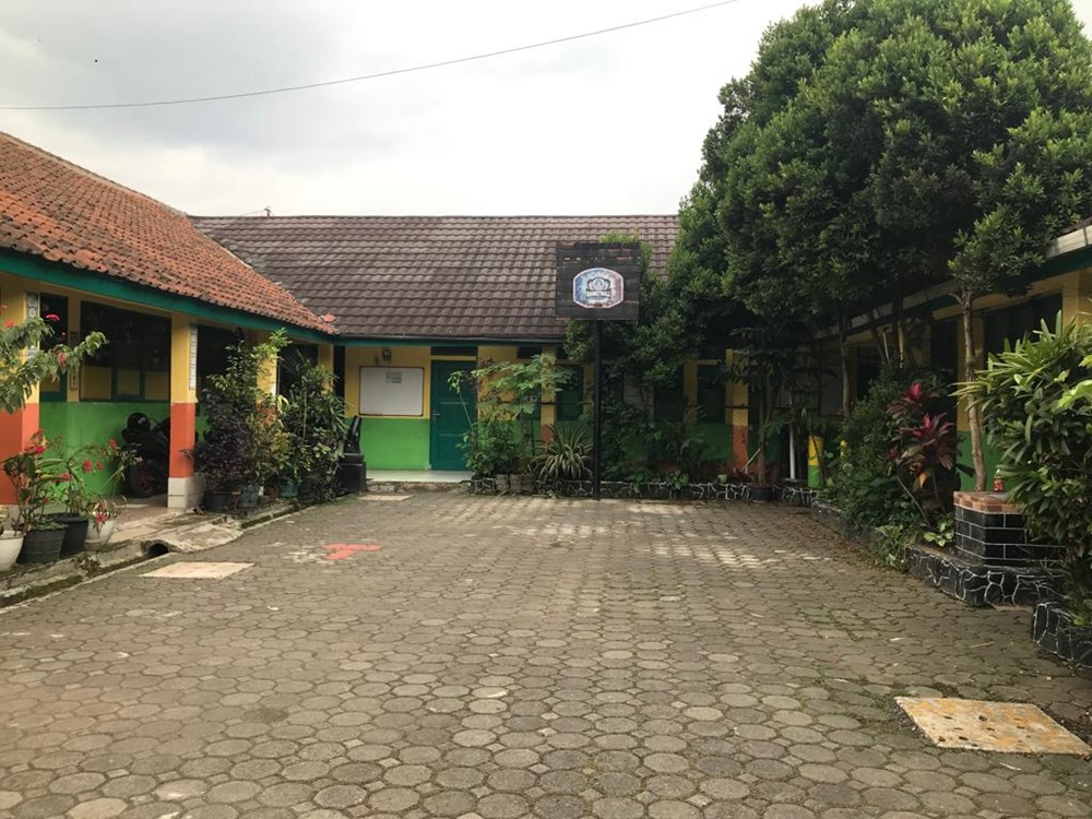 Foto C, Gedung Utama Sekolah