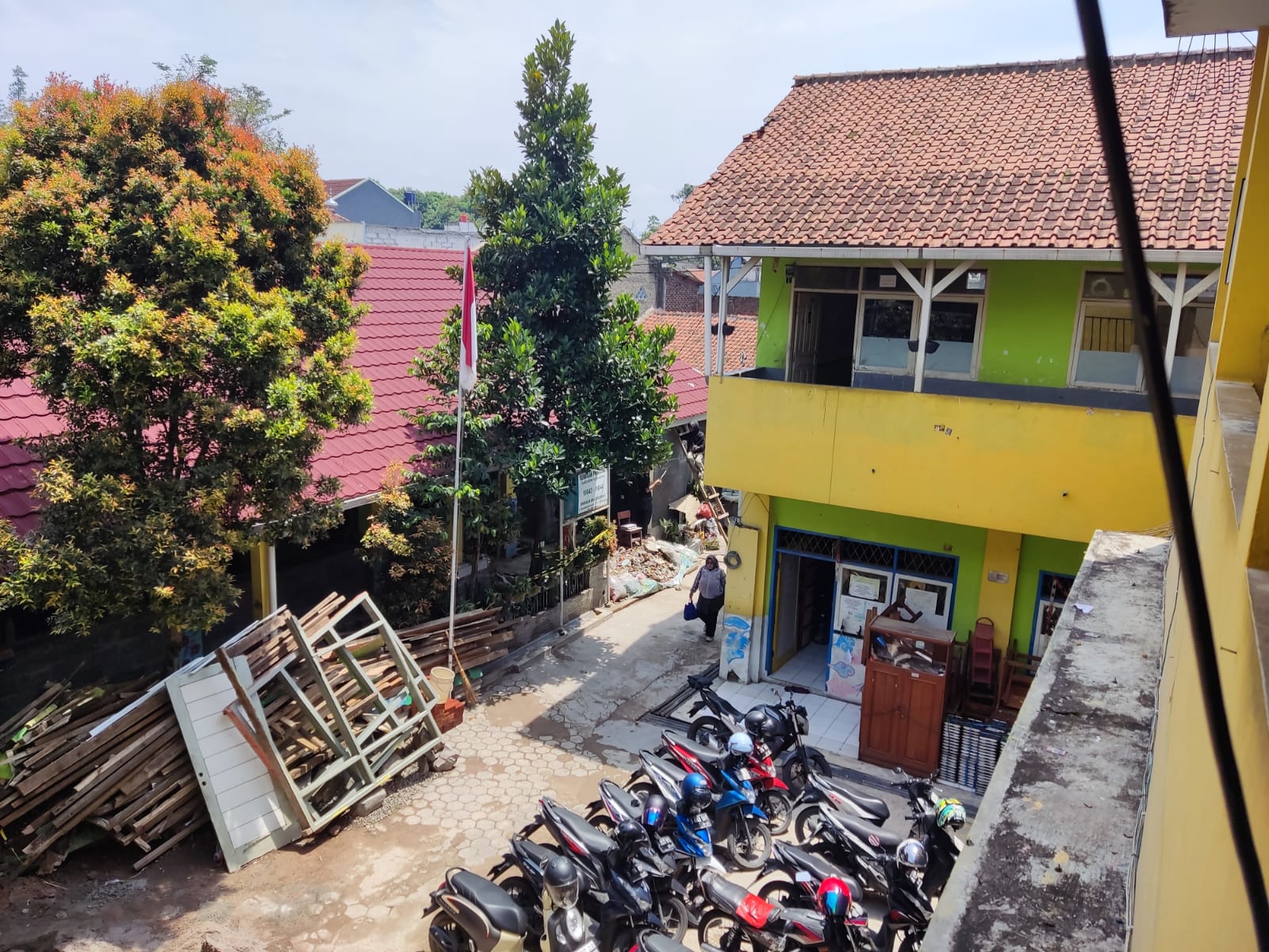 Gerbang Utama Sekolah 1