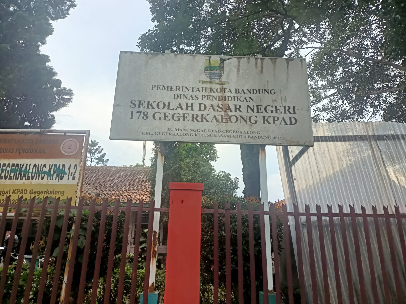 Plang Sekolah