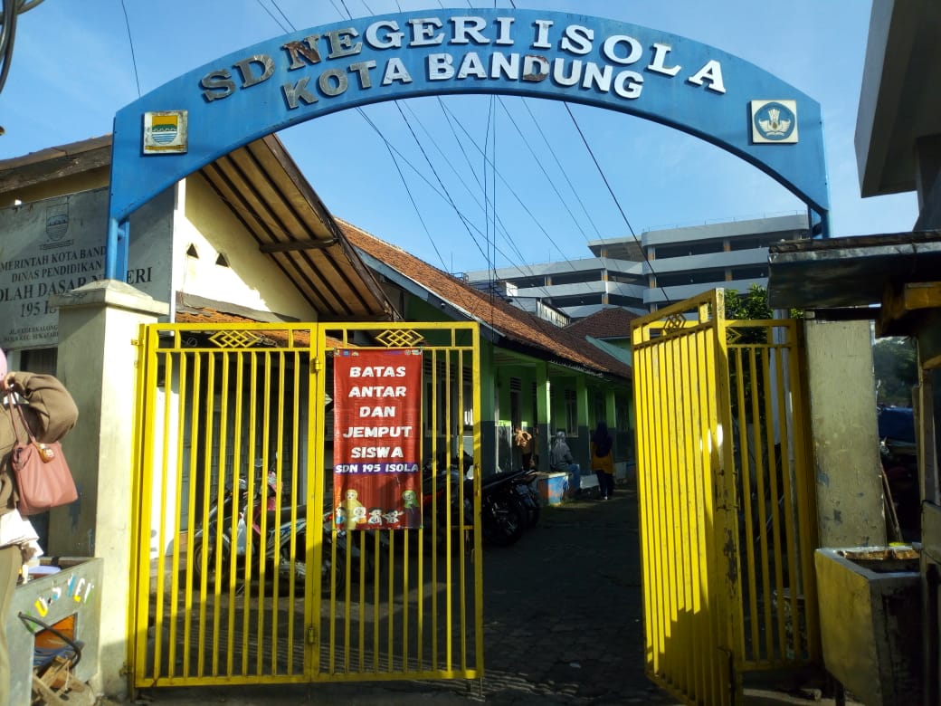 Gerbang_Utama_Sekolah