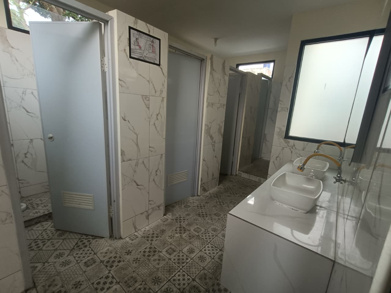 Toilet Perempuan