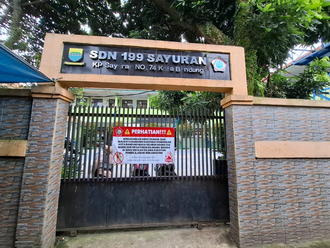 Foto Gerbang Sekolah