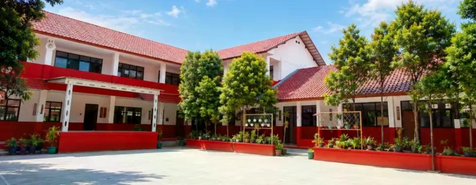 Halaman sekolah