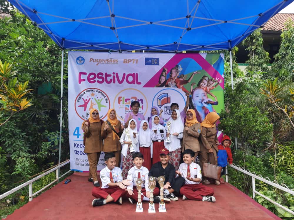 Foto Juara Lomba SDN 236 Bacip  Fetivas Tingkat Kecamatan Babakan Ciparay  mendapatkan 2 Juara pertama Lomba FTBI dan 1 Juara Lomba FLS2N untuk mewakili lomba ke tingkat Kota Bandung