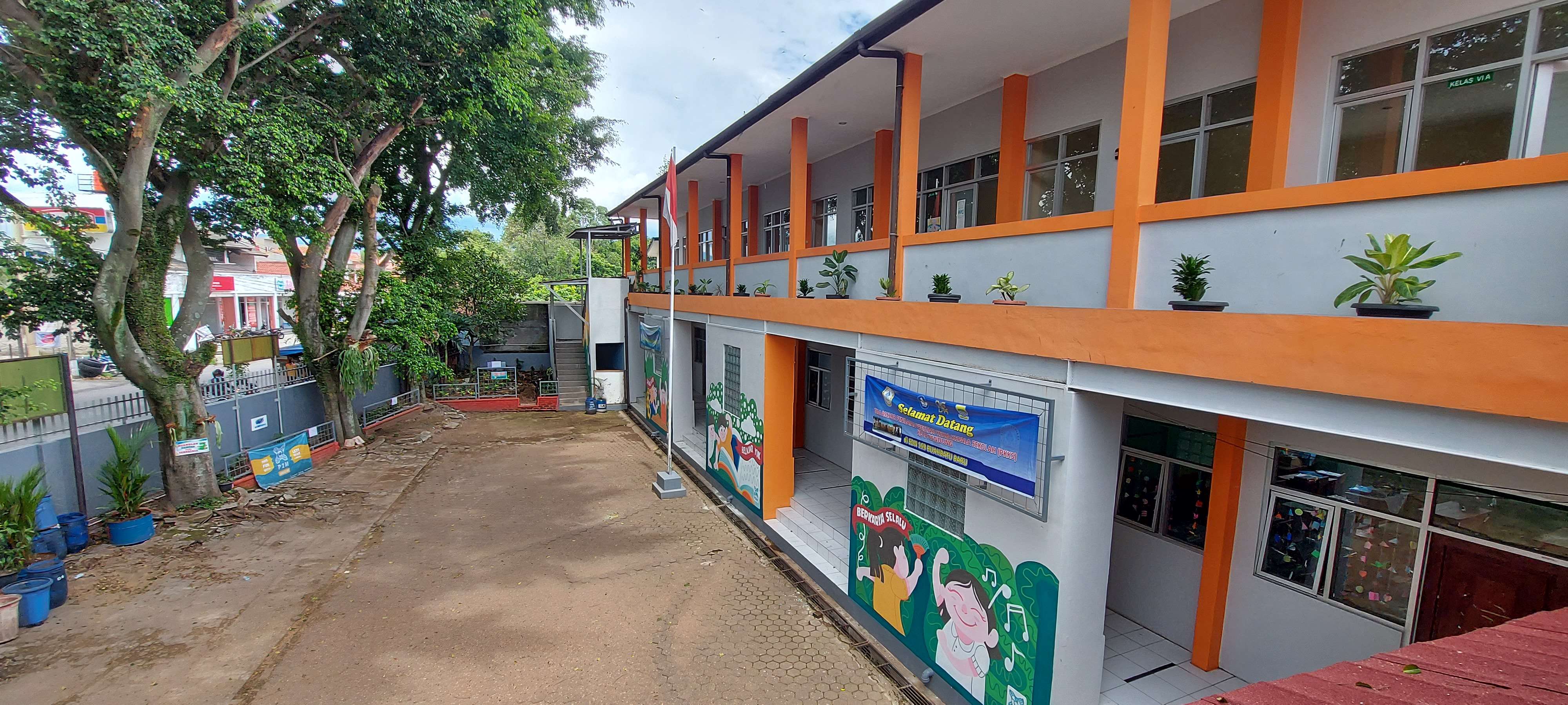 Tampak Selatan Atas 1