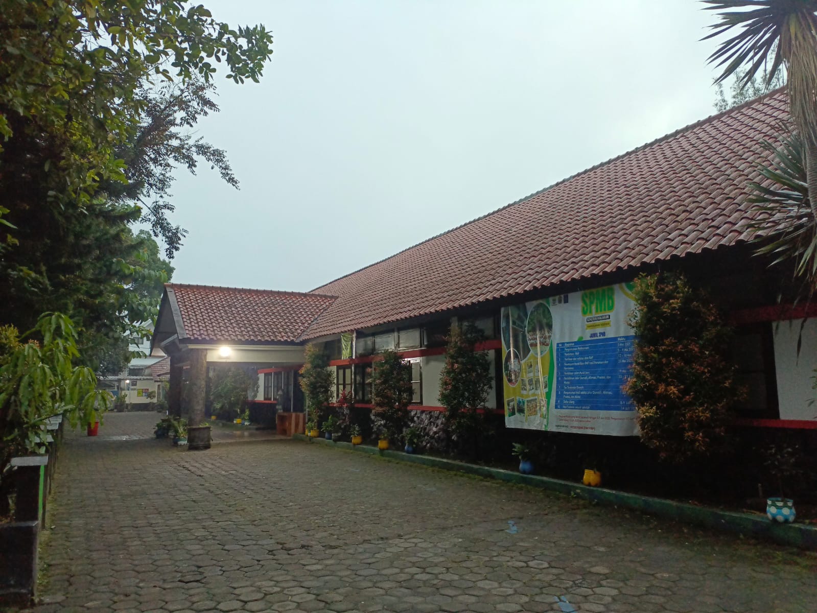 Gedung Utama Sekolah