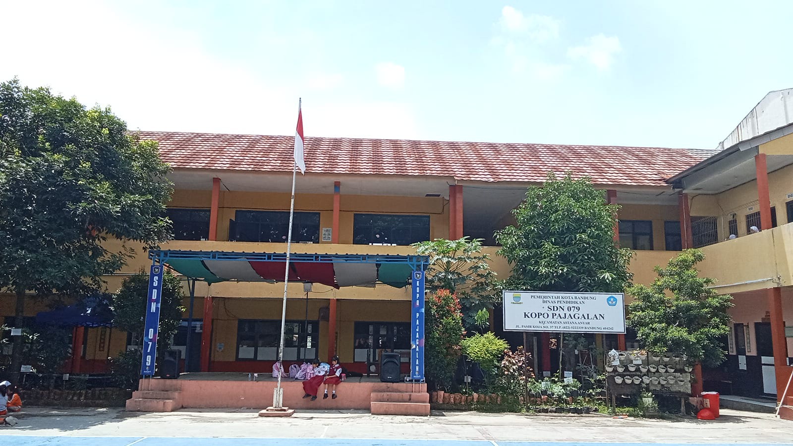 GEDUNG UTAMA SEKOLAH