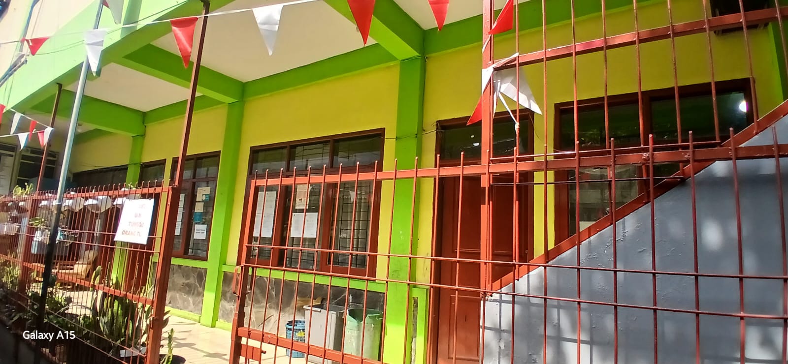 Foto Kegiatan C, Foto Gedung Sekolah Tampak Depan