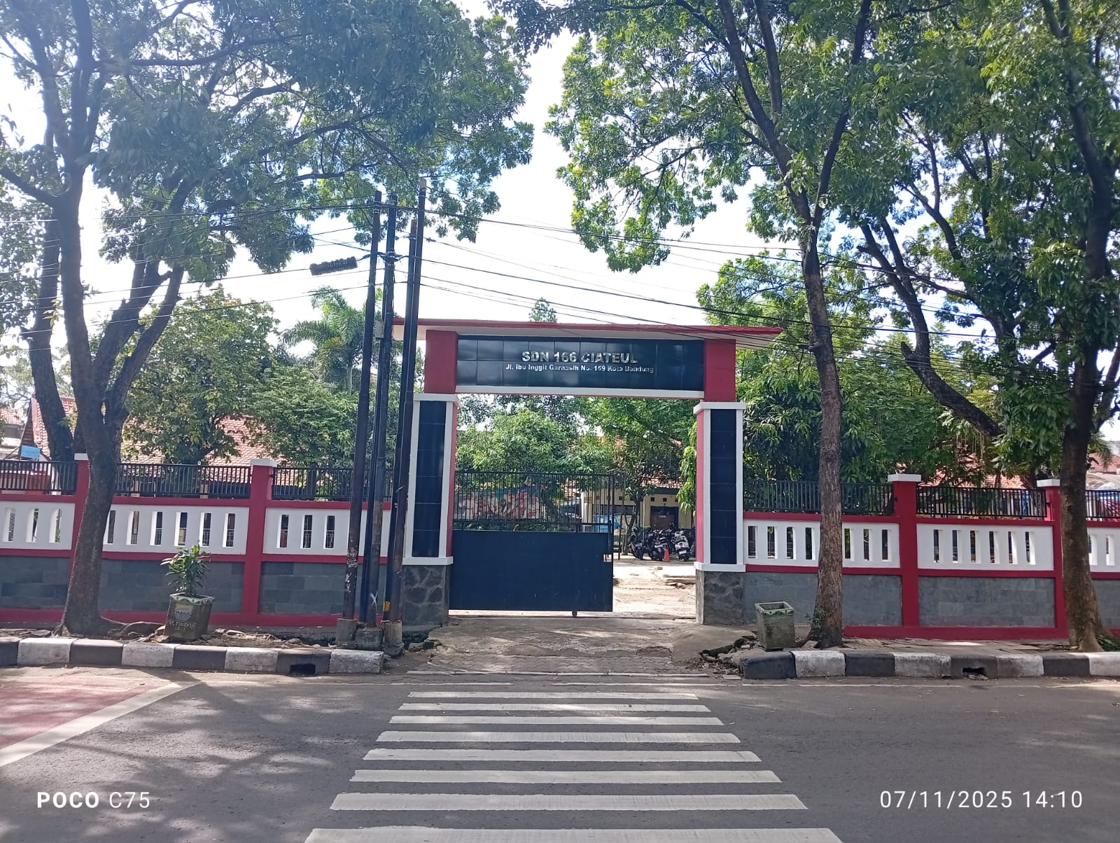 Foto Bagian Depan Sekolah