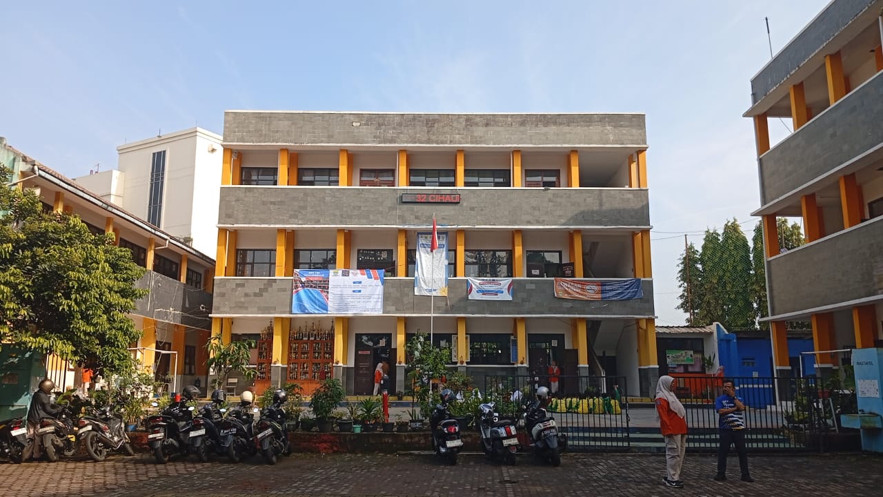 gedung utama sekolah