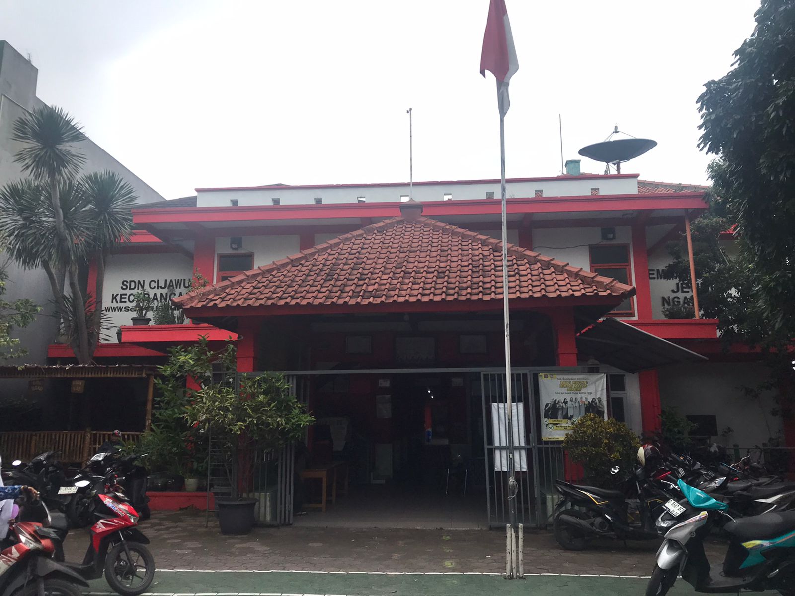 gedung utama sekolah 1