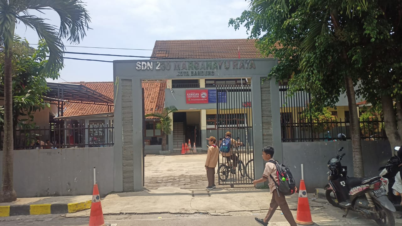 gerbang sekolah