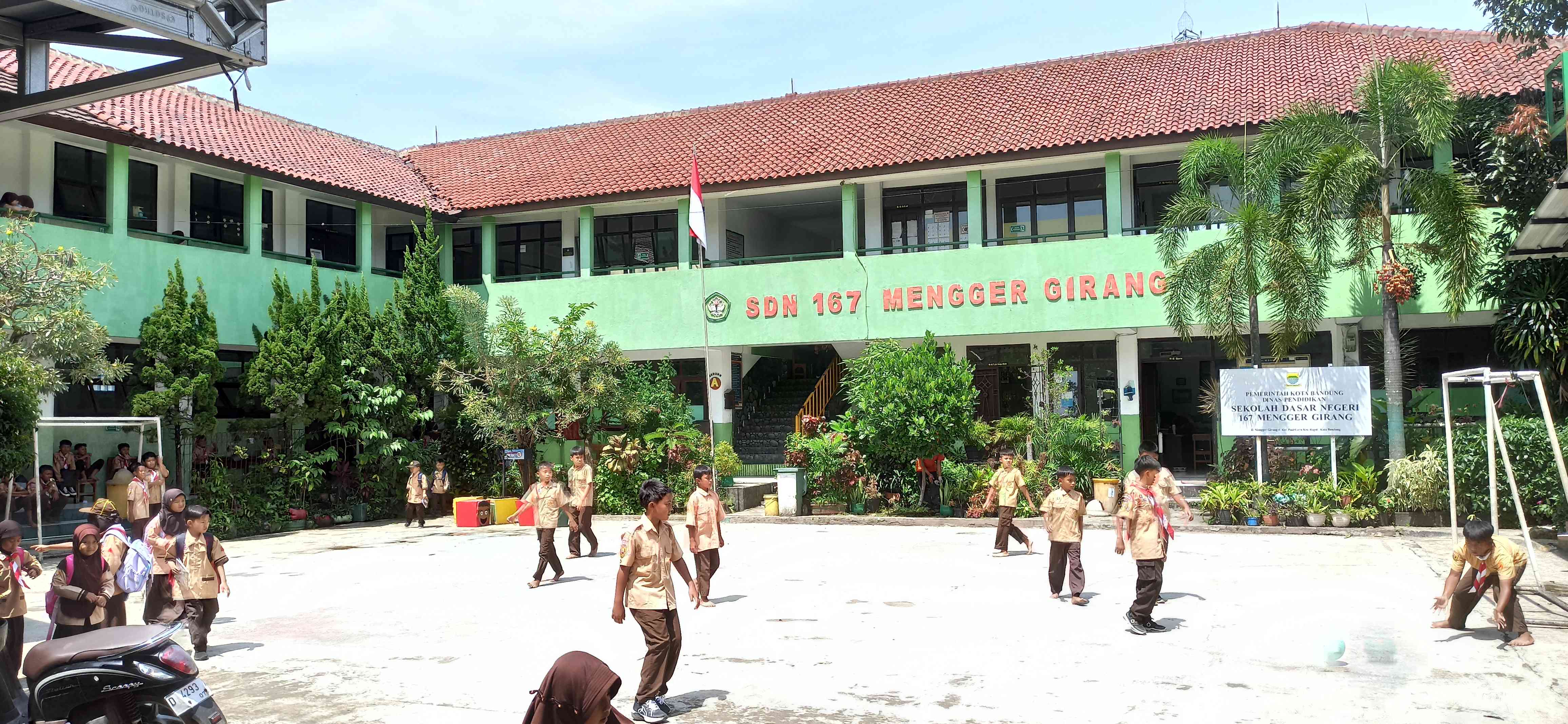 GEDUNG UTAMA SEKOLAH