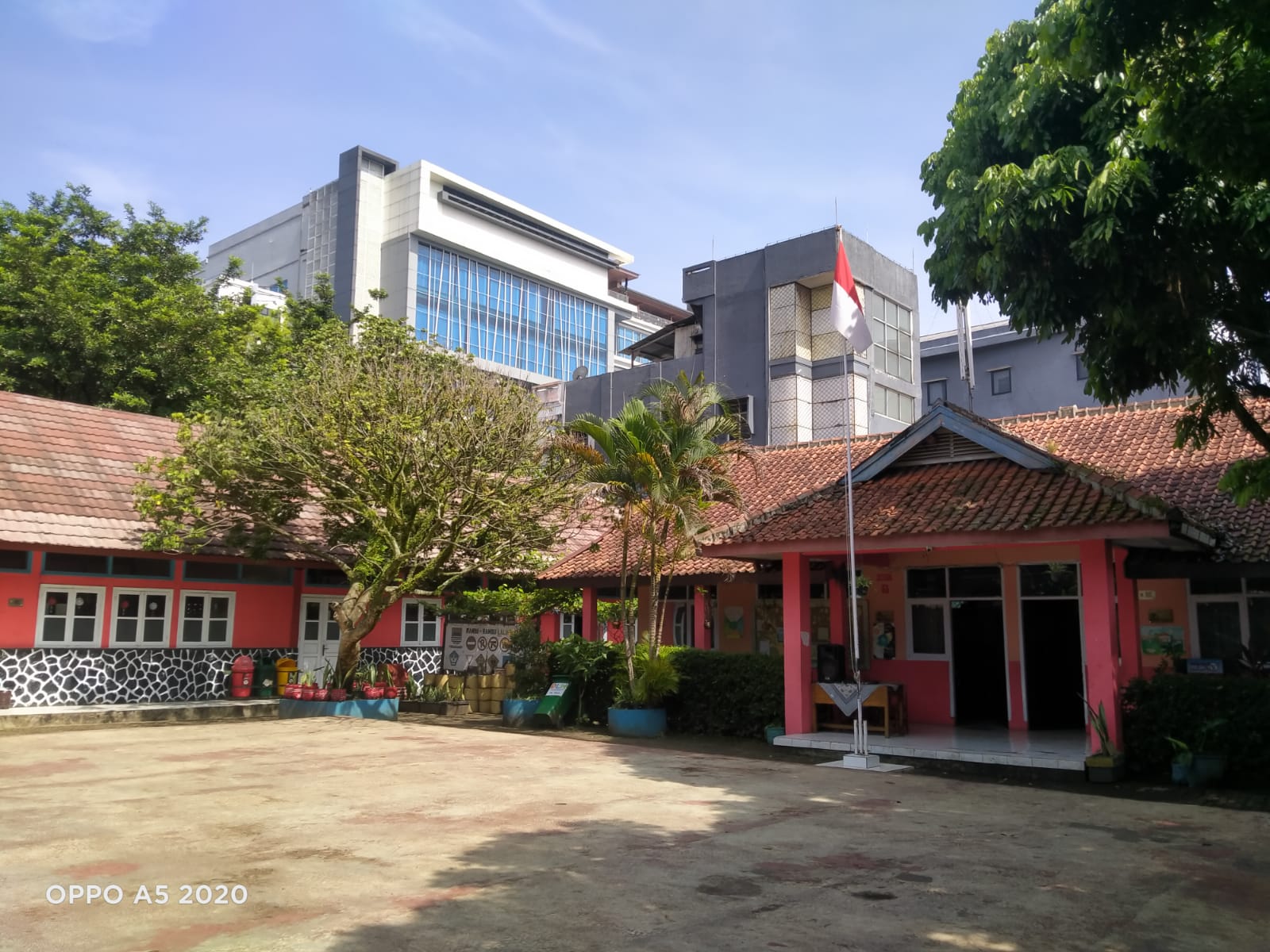 Bangunan Utama Sekolah