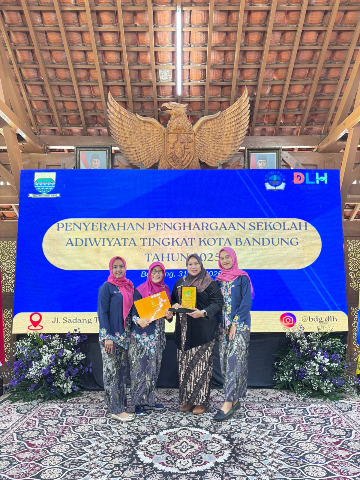 PENYERAHAN PENGHARGAAN ADIWIYATA TINGKAT KOTA BANDUNG TAHUN 2025