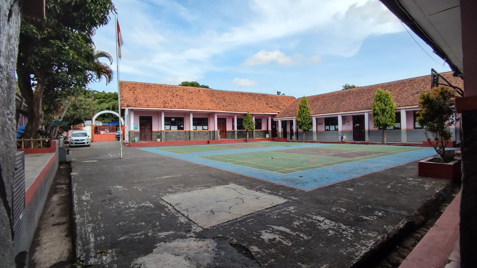 Halaman Sekolah