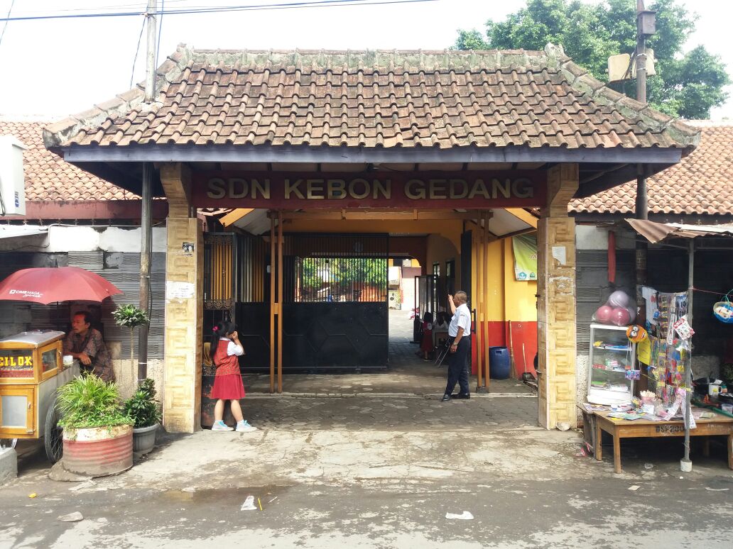 Foto Gerbang Utama Sekolah