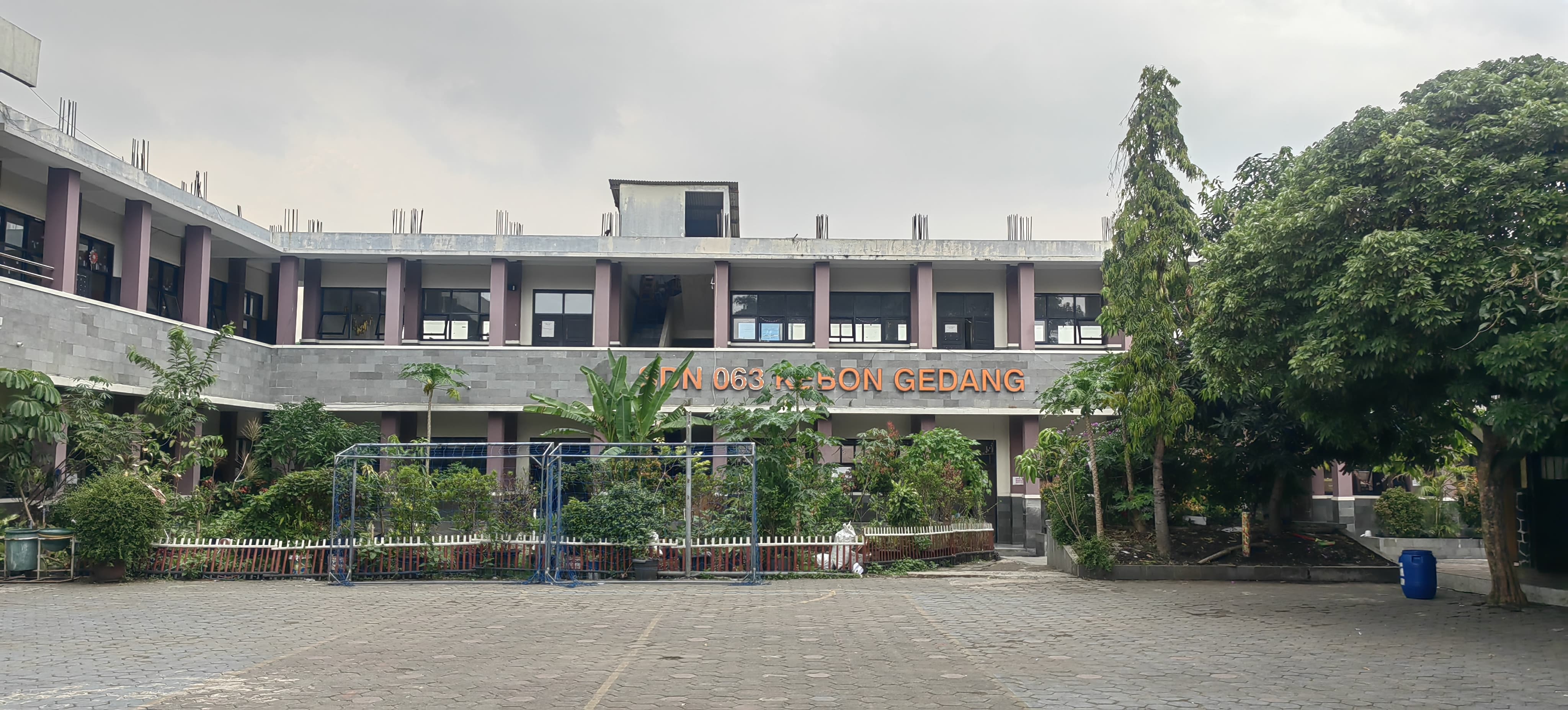 FOTO GEDUNG UTAMA SEKOLAH