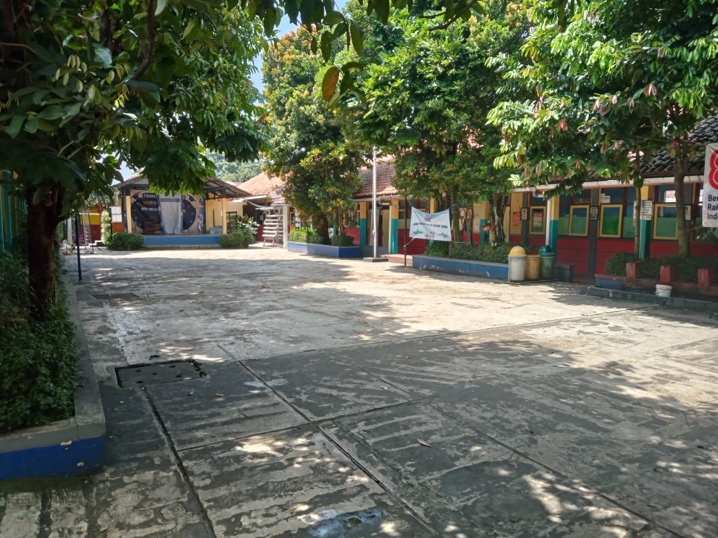 FOTO A, LAPANGSEKOLAH