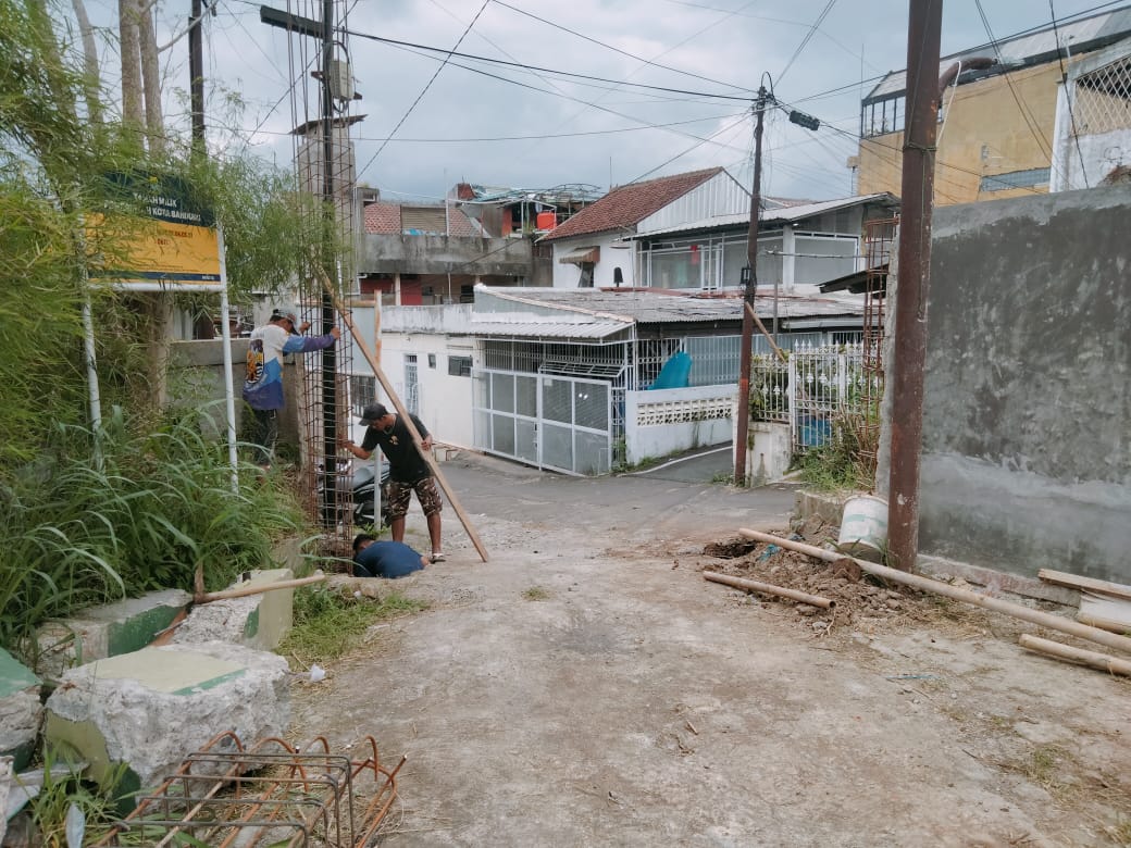 FOTO GERBANG UTAMA SEKOLAH (SEDANG PERBAIKAN)