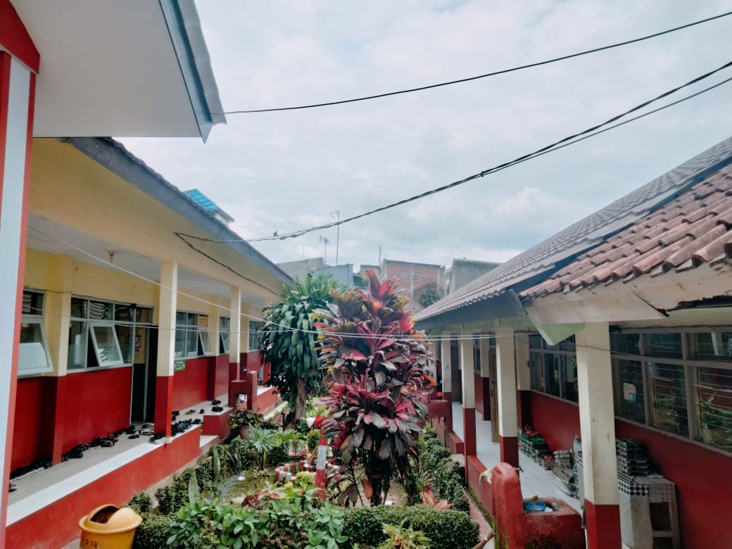 FOTO GEDUNG UTAMA SEKOLAH