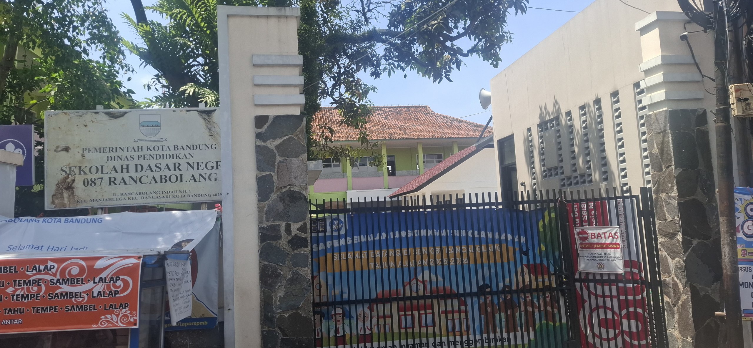 Gerbang Utama Sekolah