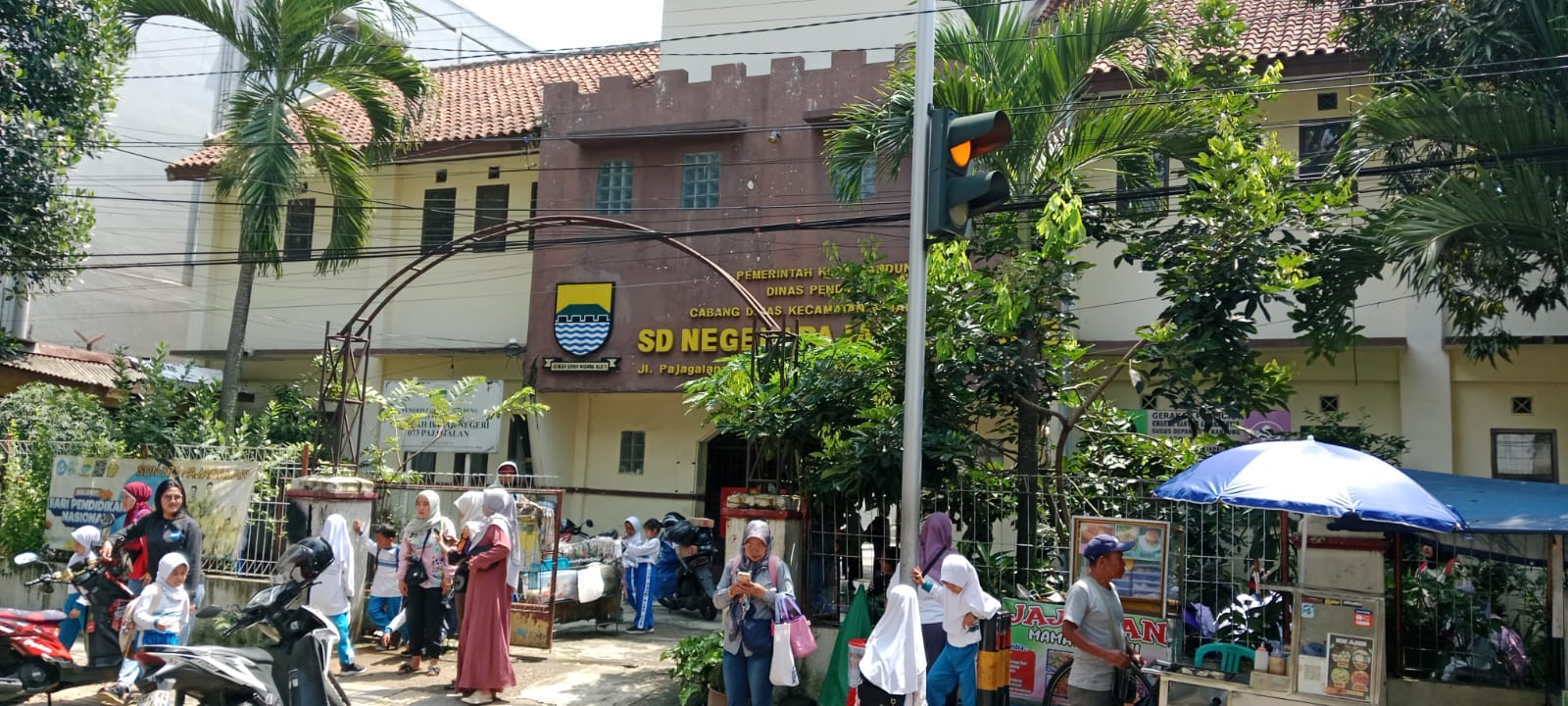 Gerbang Utama Sekolah