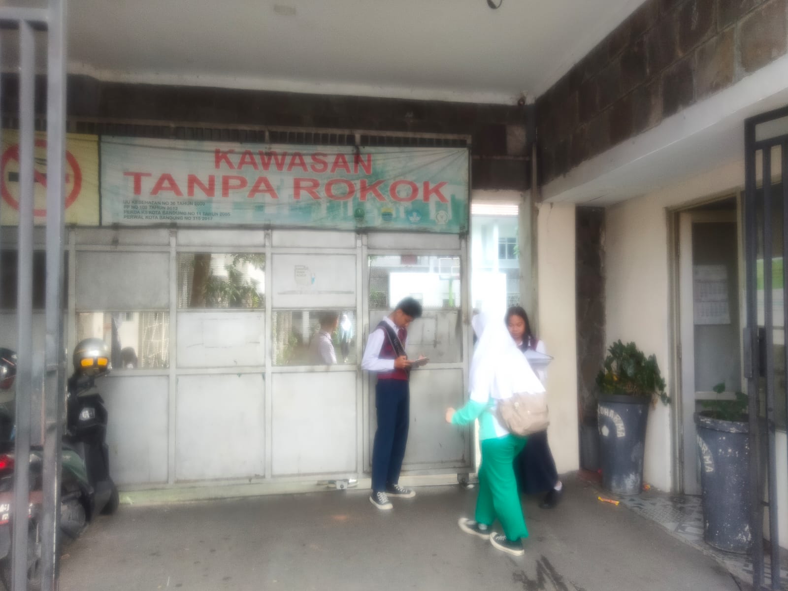 GERBANG UTAMA SEKOLAH