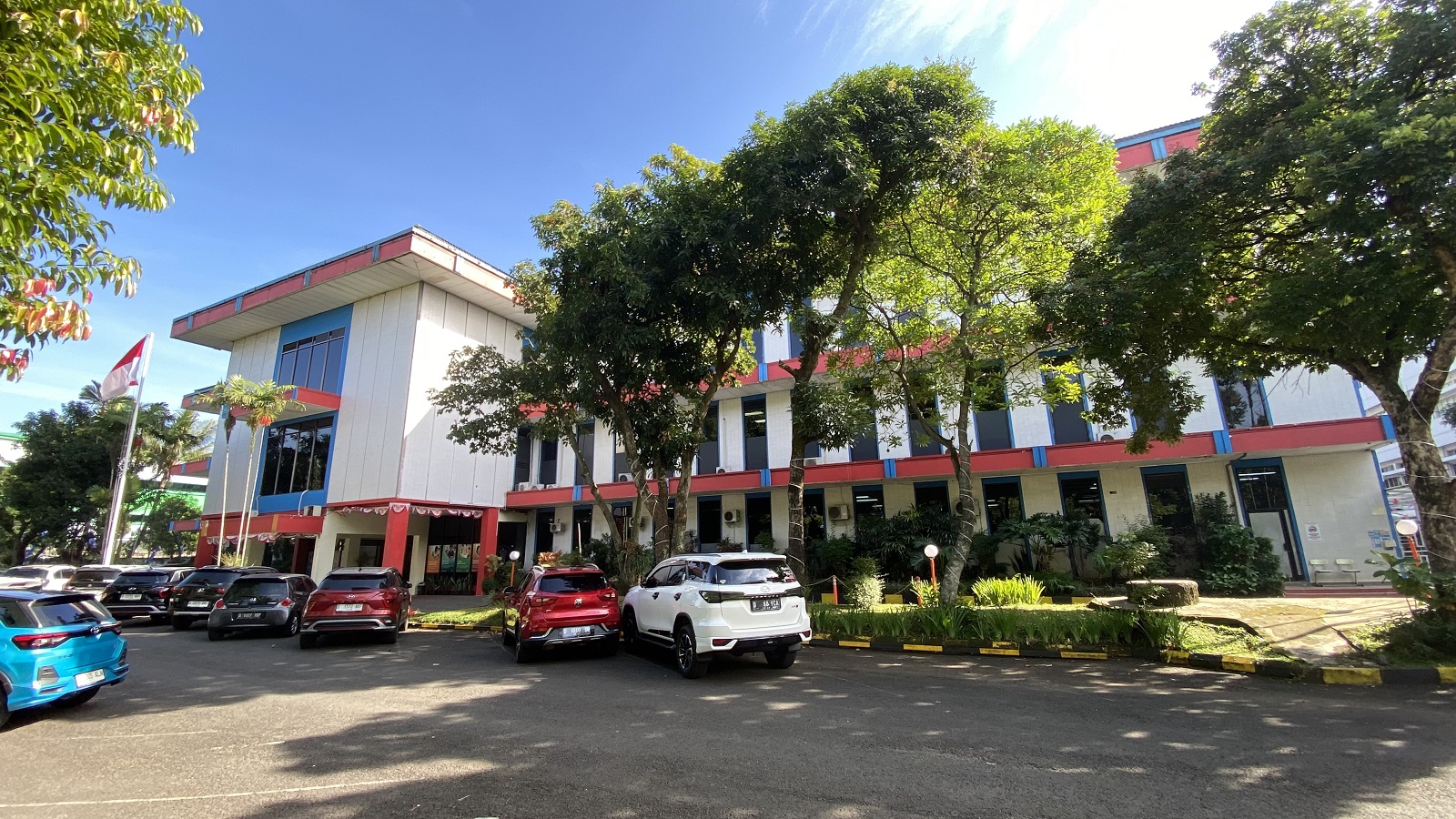 Gedung, Foto Gedung Utama Sekolah