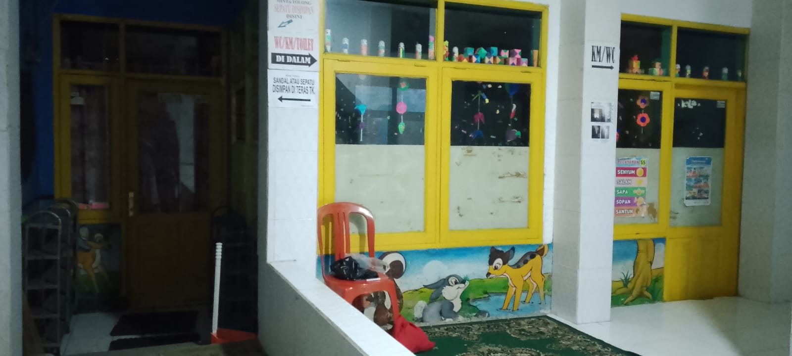 halaman depan sekolah