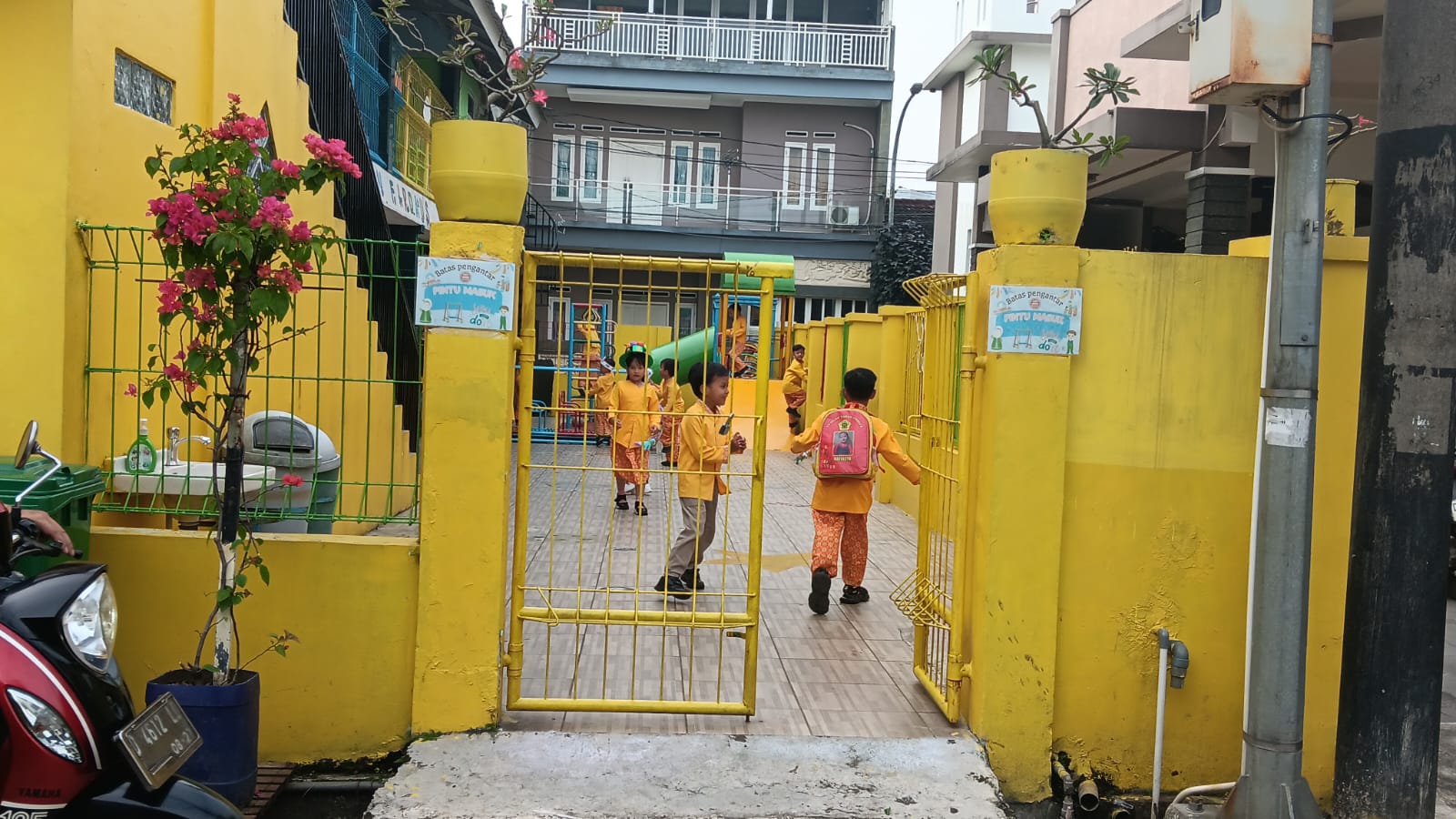 GERBANG UTAMA  TK ISLAM TAMAN FIRDAUS