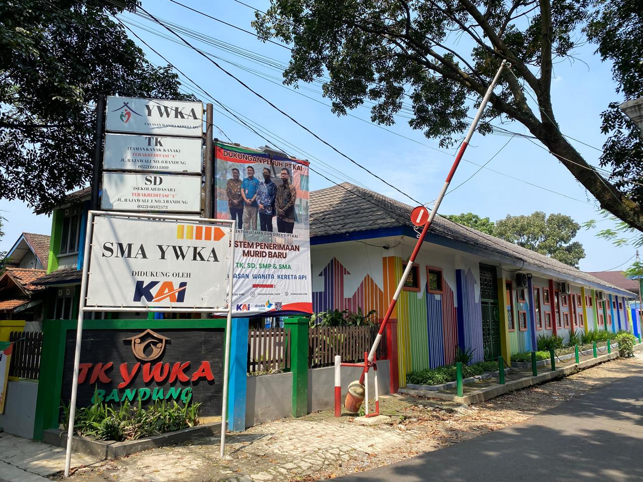 Plang Sekolah TK YWKA