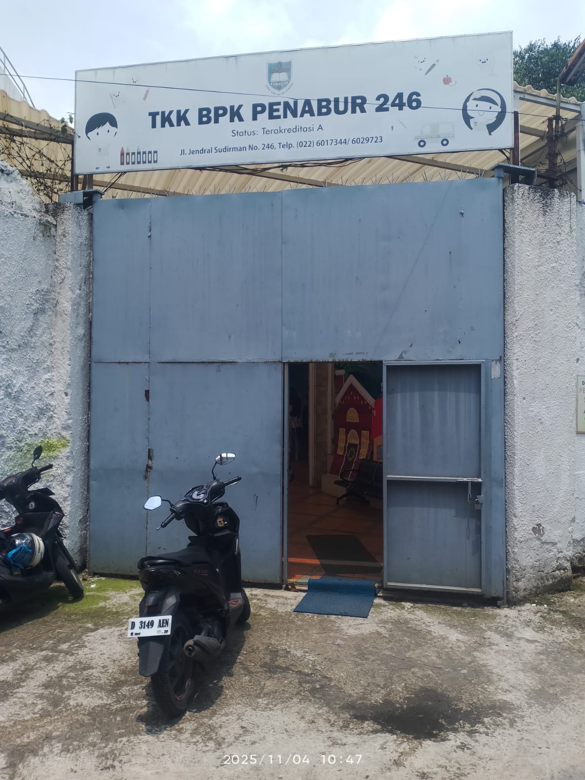 FOTO GERBANG SEKOLAH