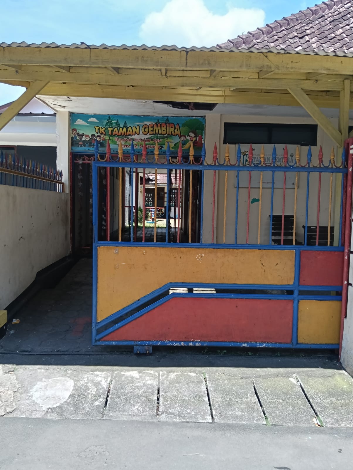 Gerbang Utama Sekolah