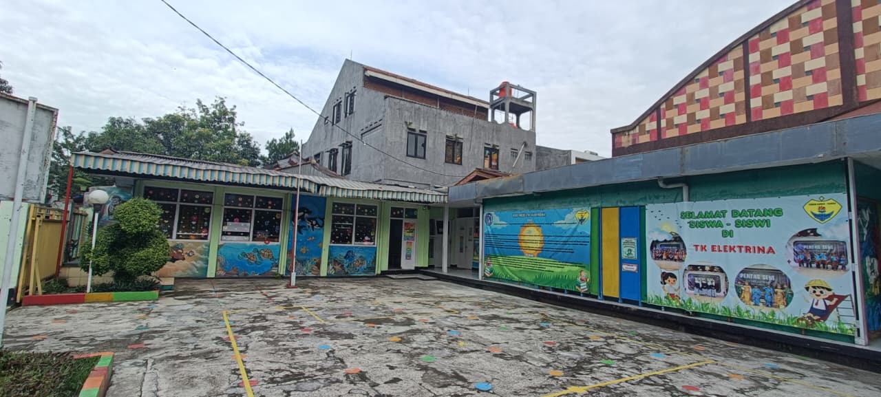 GEDUNG UTAMA SEKOLAH