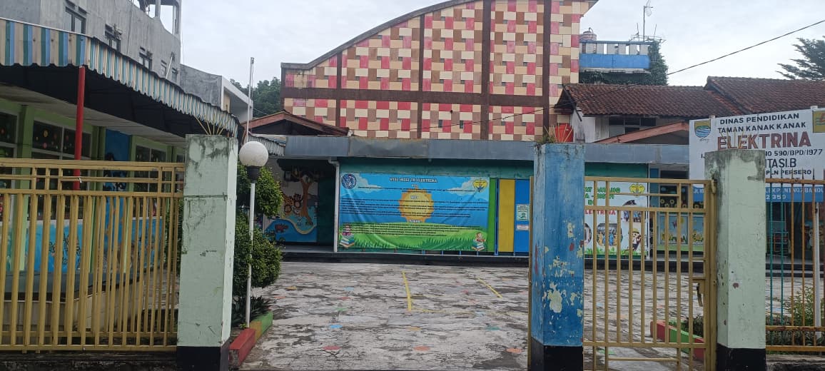 GERBANG UTAMA SEKOLAH