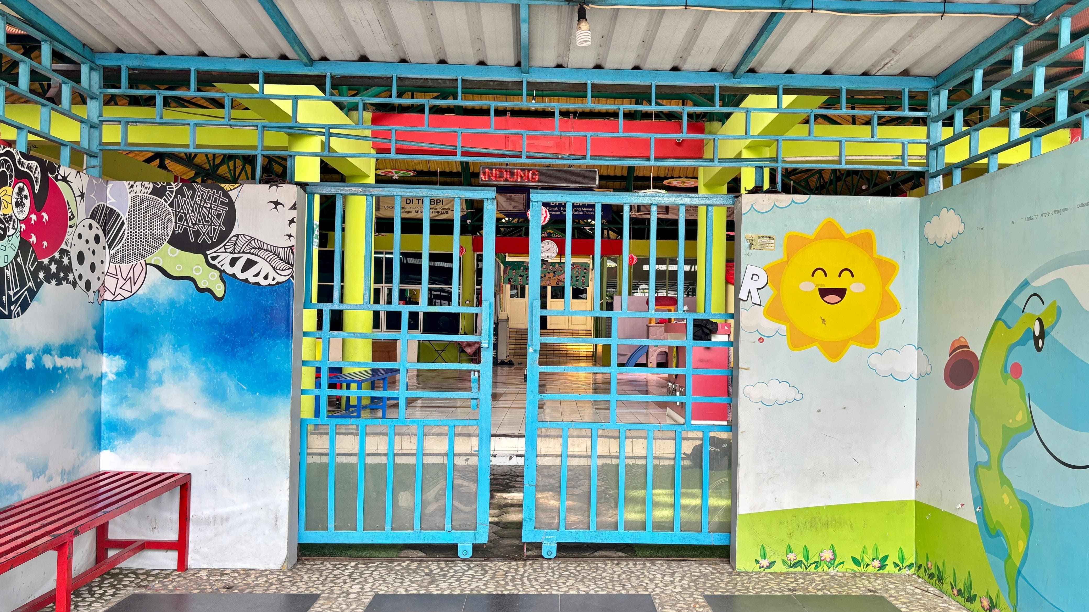 GERBANG UTAMA TK BPI