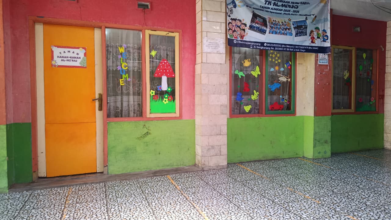 Foto Halaman Depan Sekolah